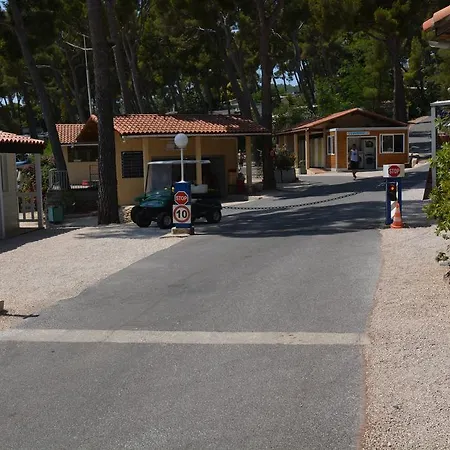 Camping De Ceyreste Campsite La Ciotat